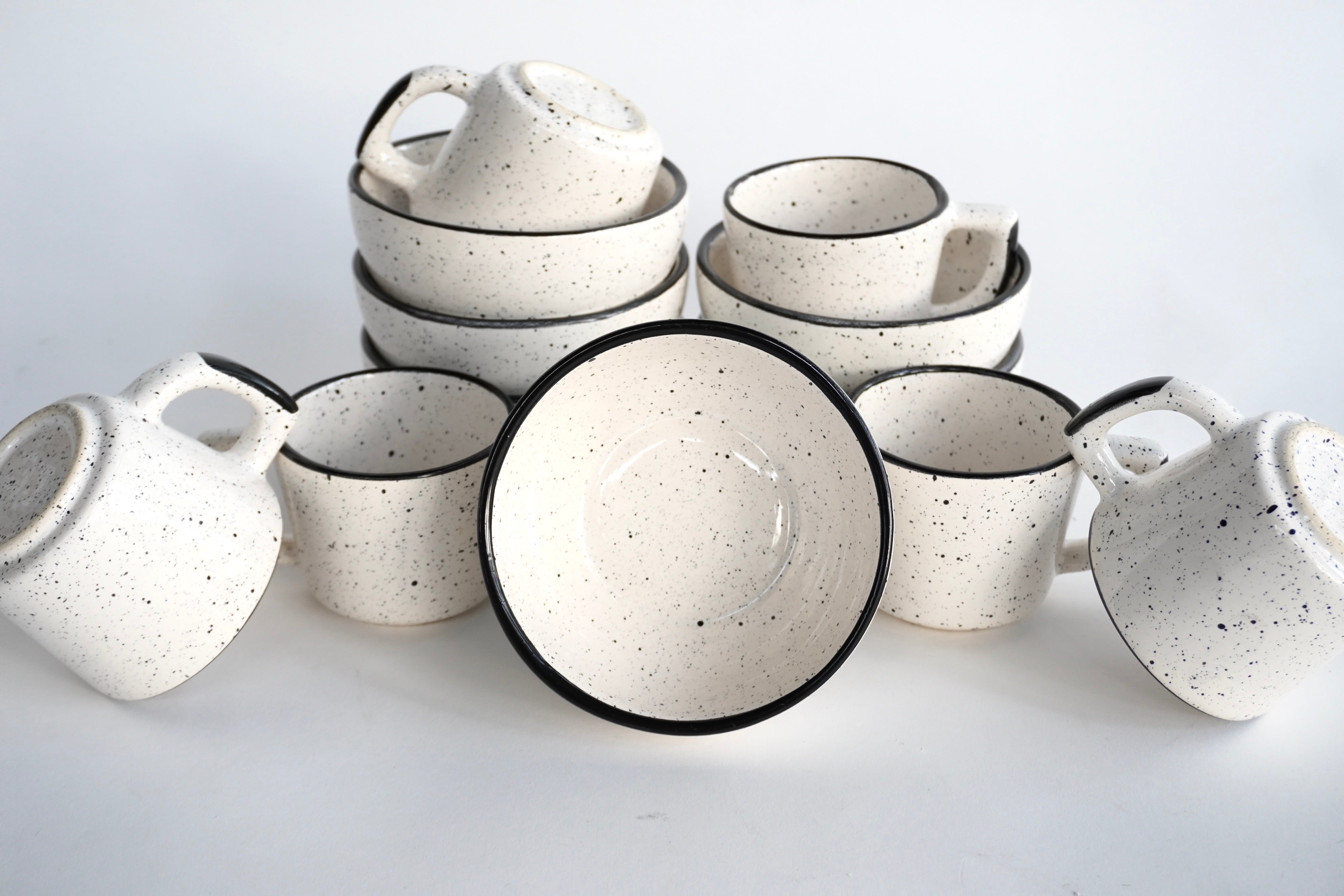 Set de Tazas 8 Oz & Bowls Consomeros Brisa para 6 Personas