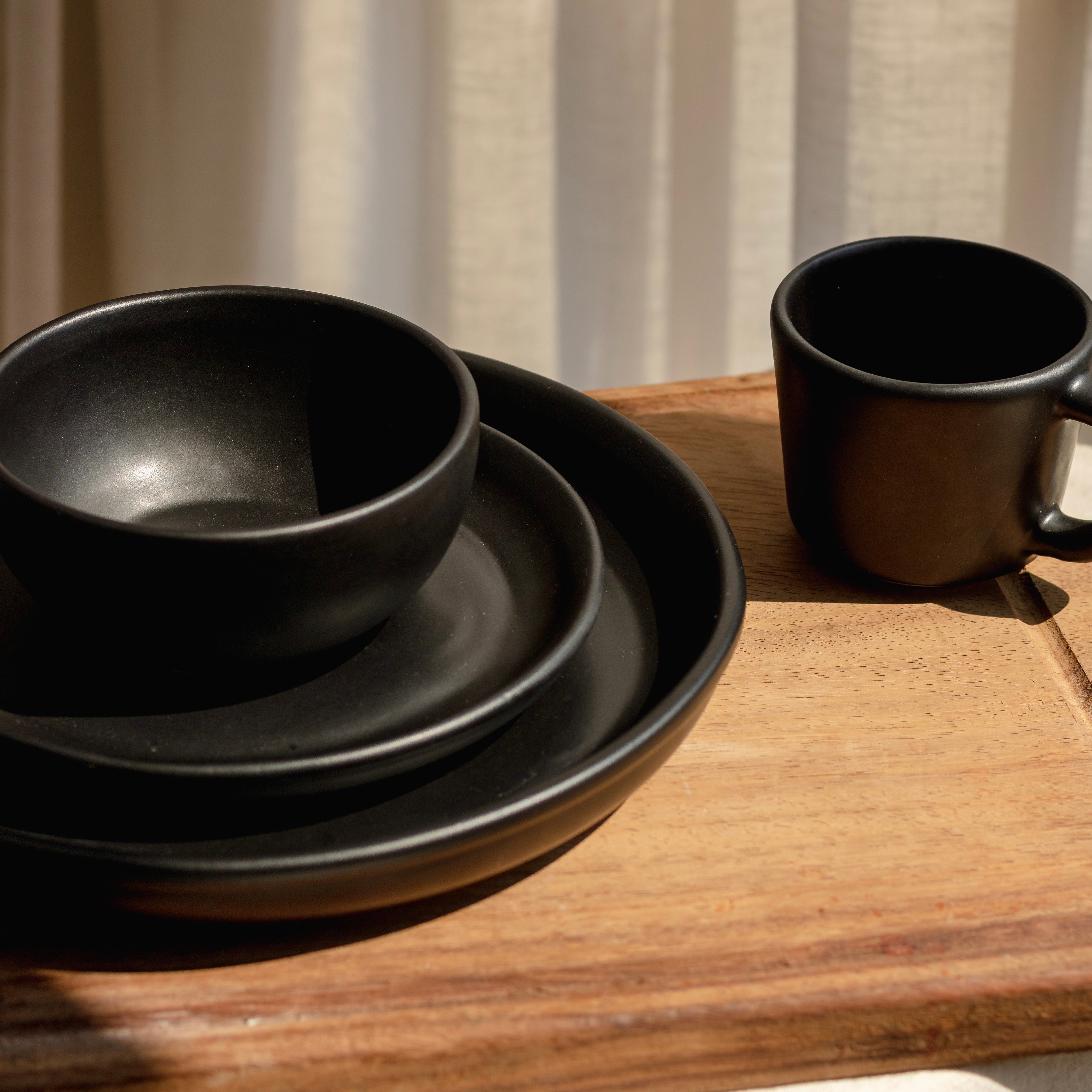 Black out mate | Set de vajilla línea clásica para 6 personas