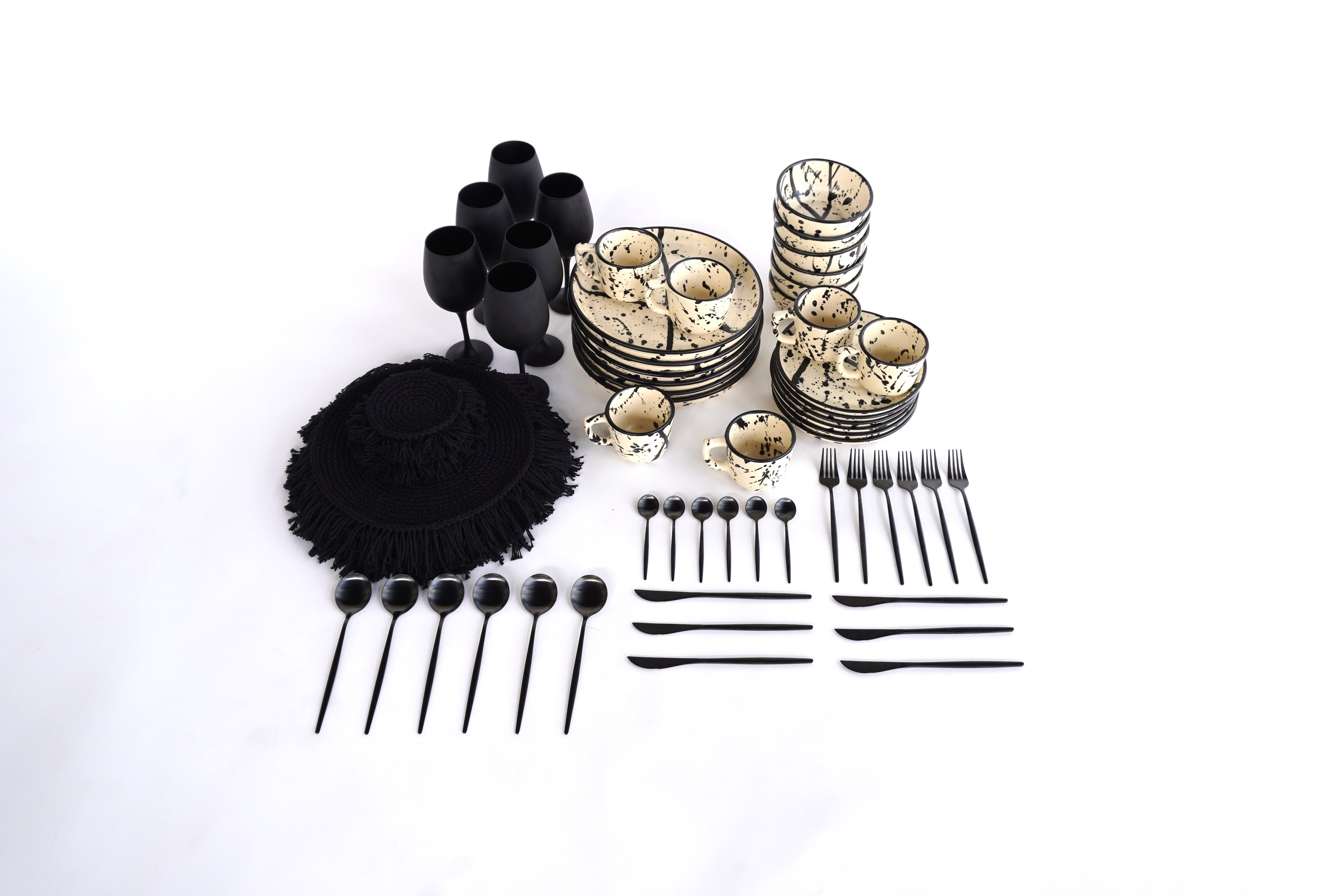 Negro maya mate | Set imperial vajilla línea clásica con copas negro mate, cubiertos, manteles y portavasos para 6 personas