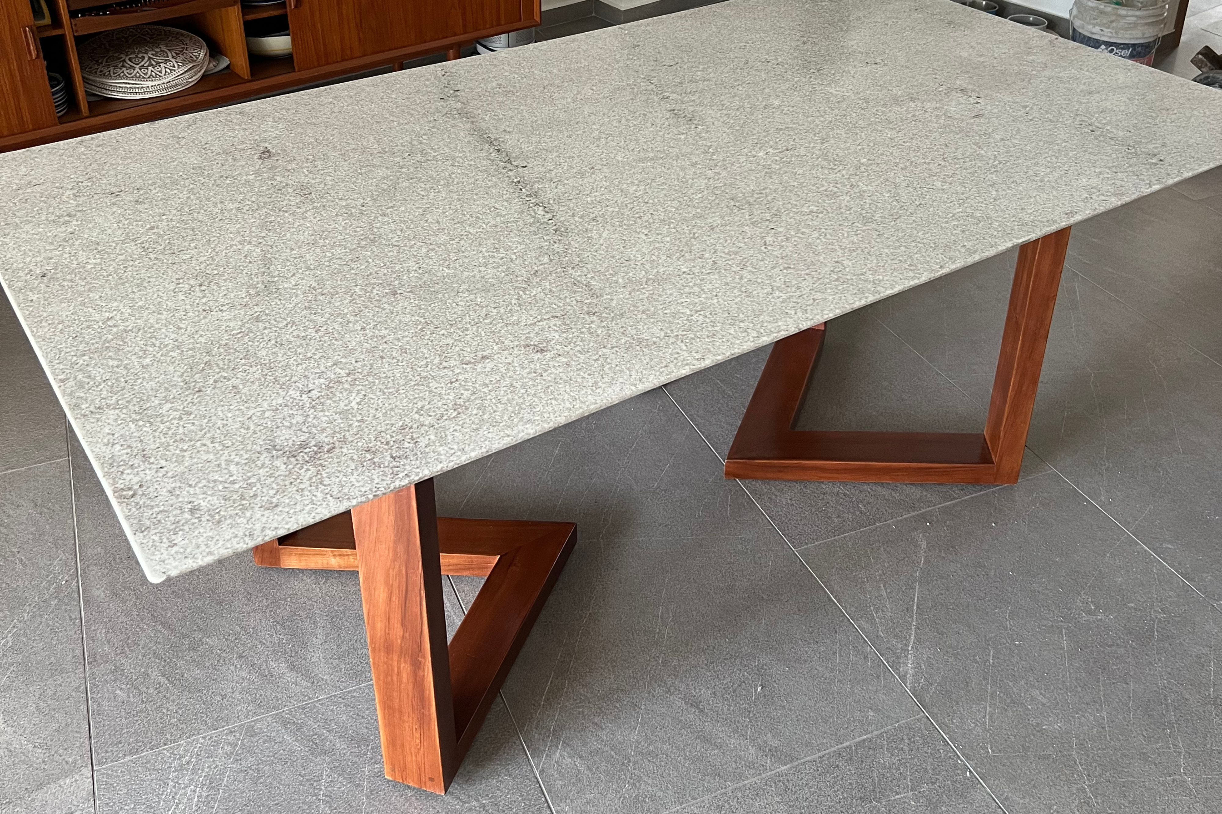 Comedor Rectangular 2 M x 1.10 M | Granito Blanco Itaunas Leather (Sólo Disponible en Mérida, Yucatán📍)