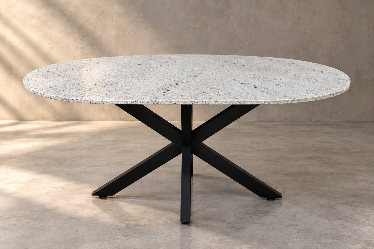 Comedor Cápsula 1.80 M x 1.10 M Con Base Modelo Doble V Herrería Negro Mate | Granito Blanco Itaunas Leather (Sólo Disponible en Mérida, Yucatán📍)