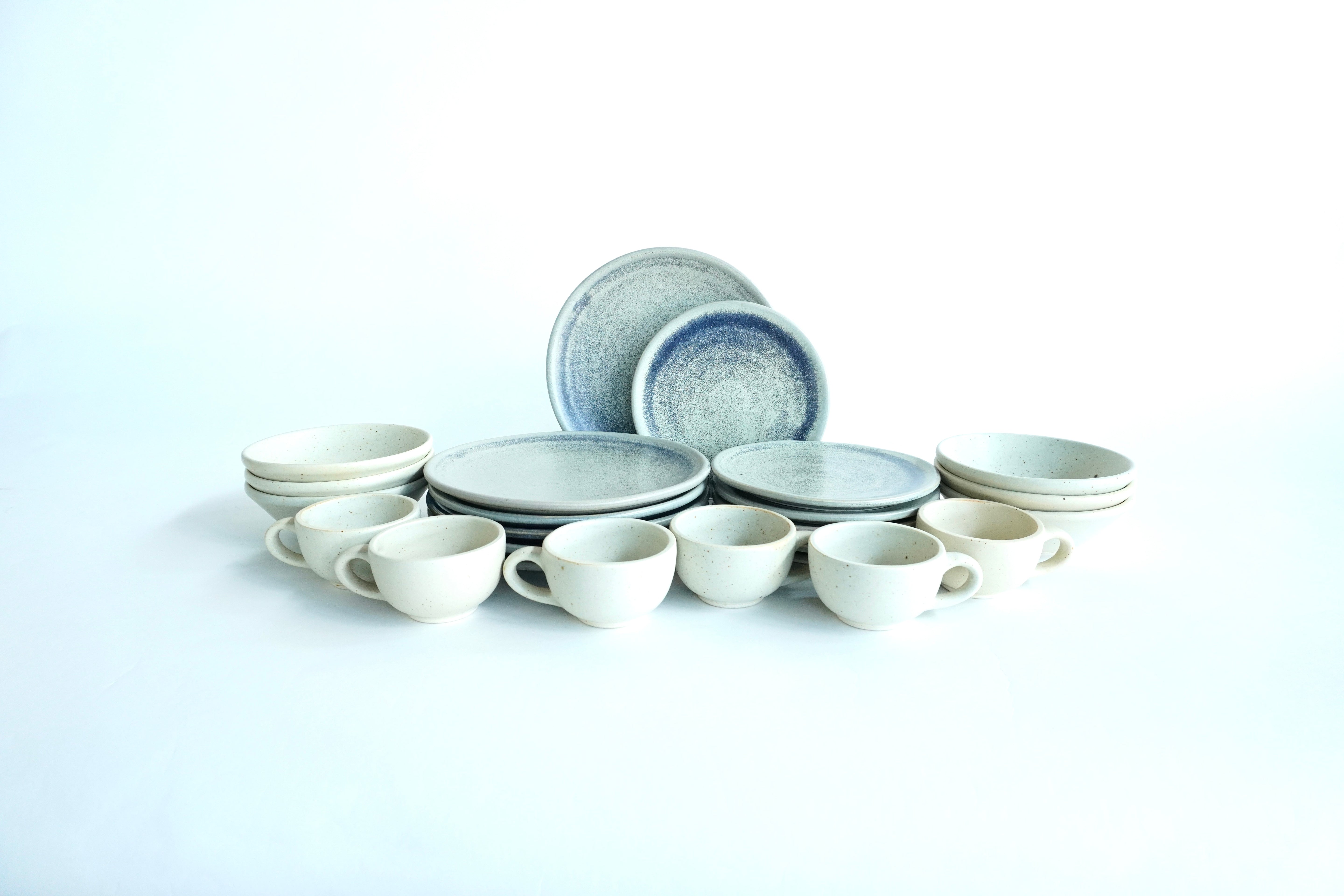 Mixta Gris mate & Arena blanca | Set de vajilla línea rústica para 6 personas (con platos trinche & postre planos)
