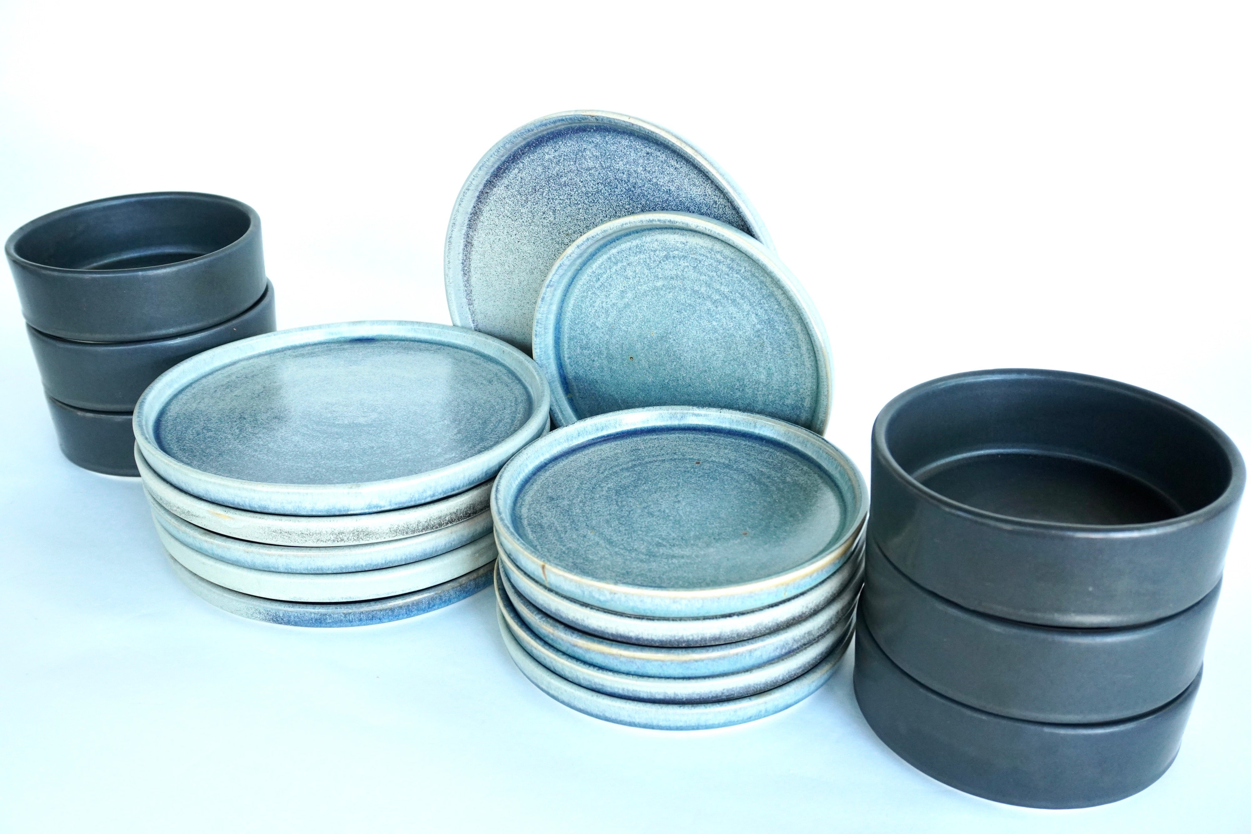 Mixta Gris mate & Piedra negra | Set de vajilla básica línea rústica para 6 personas