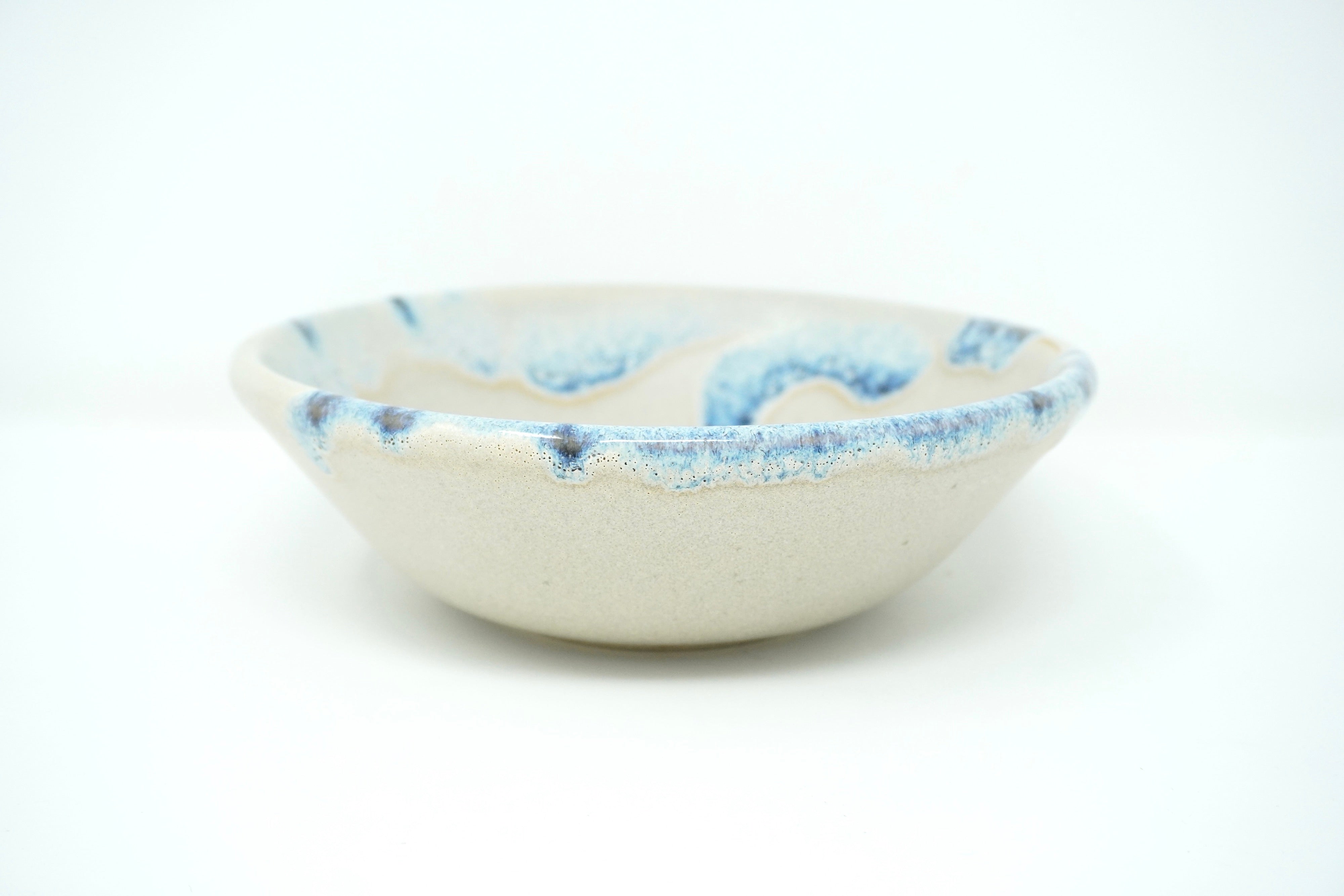 Arena blanca orilla iris | Sopero Ø 18 cm línea rústica