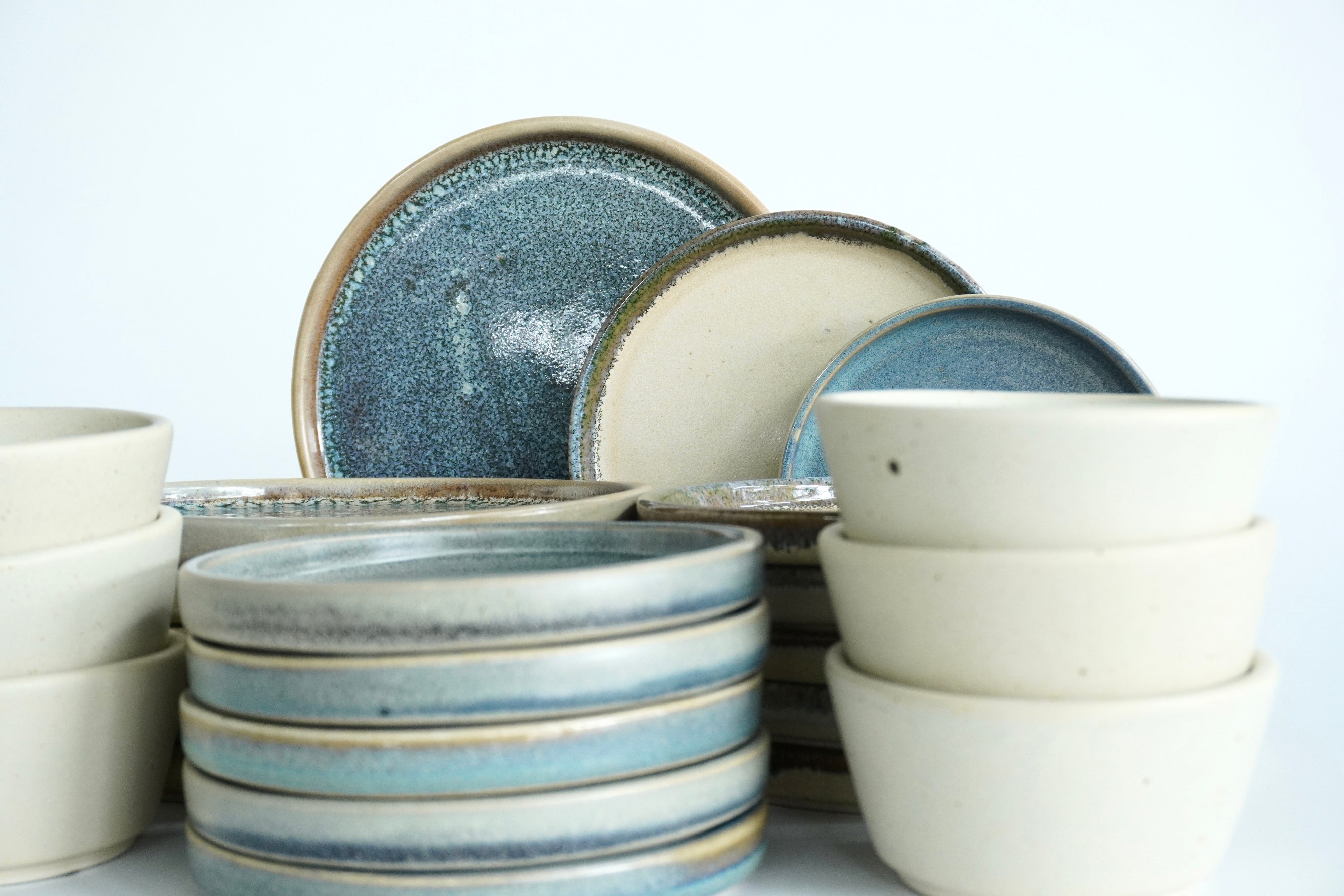 Arrecife, Arena blanca & Gris mate | Set de vajilla línea rústica para 6 personas