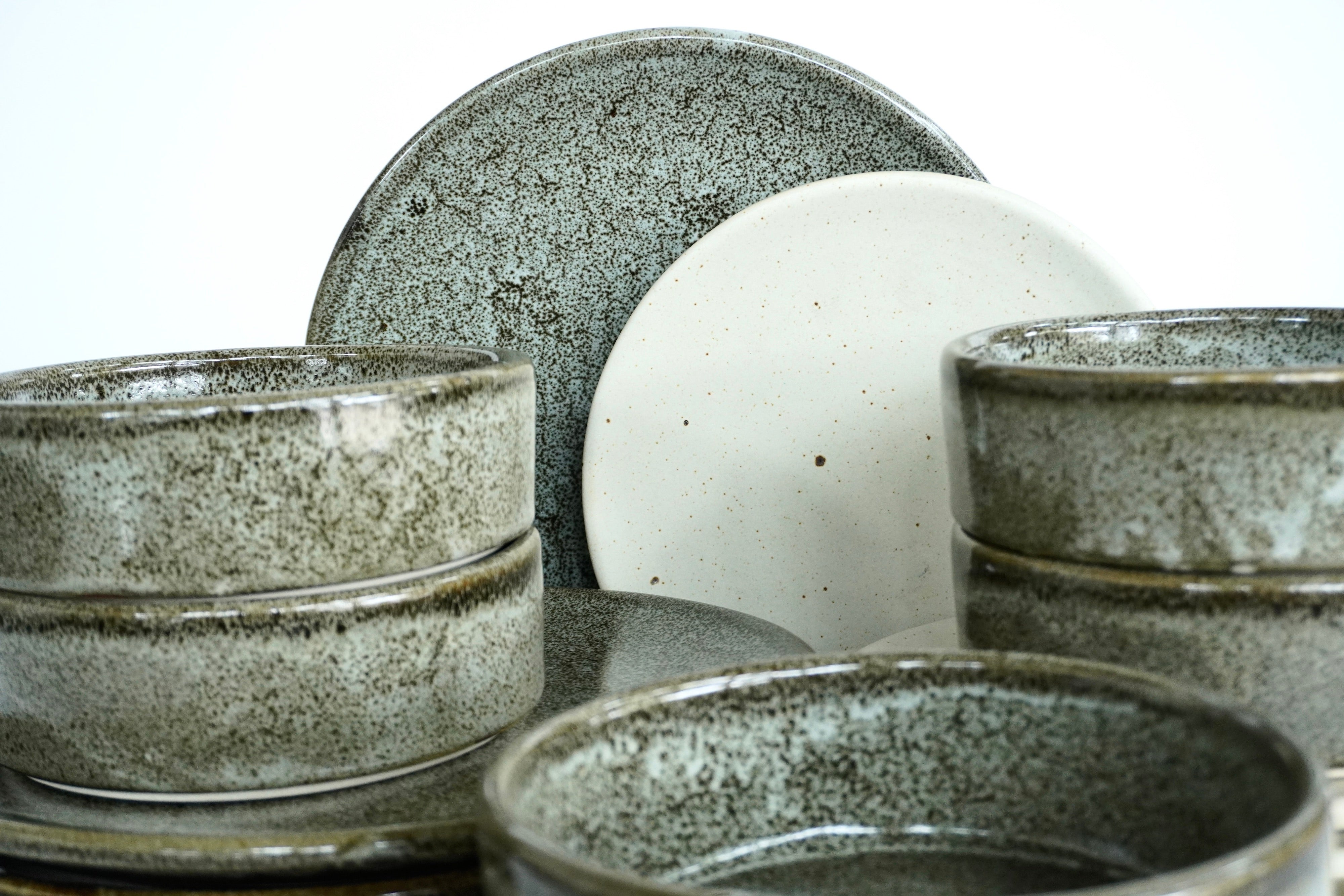 Bio & Arena blanca | Set de vajilla básica línea rústica para 6 personas (platos planos)