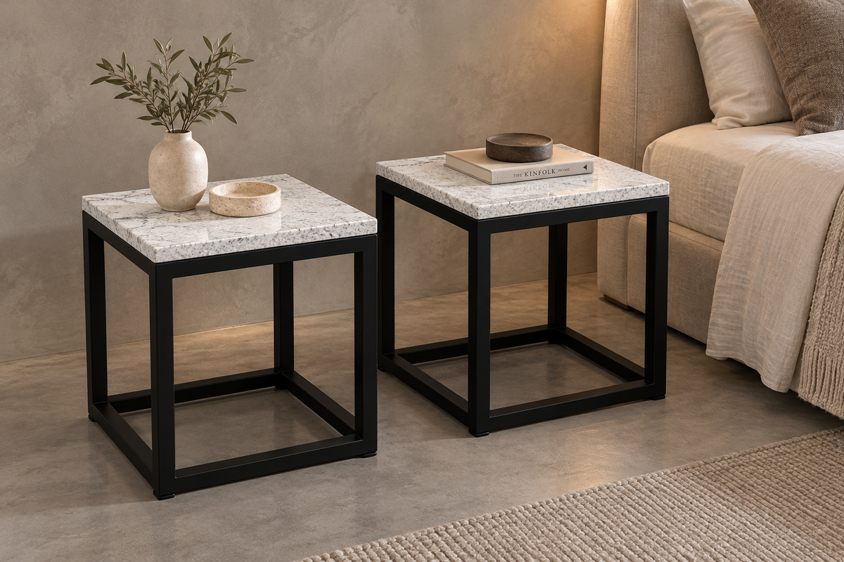 Set de 2 Mesas Laterales 40 CM de Largo x 40 CM de Ancho x 50 CM de Altura Bases Modelo Cubos Negro Mate | Granito Blanco Itaunas Leather (Sólo Disponible en Mérida, Yucatán📍)