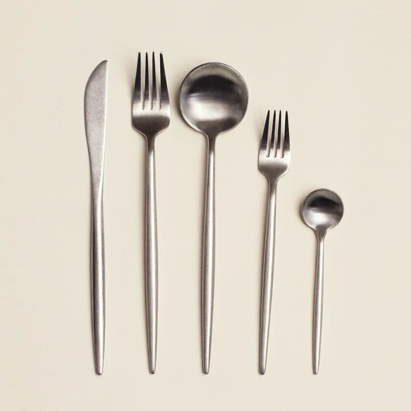 Silver matte | Cubiertos skinny 5 piezas por servicio